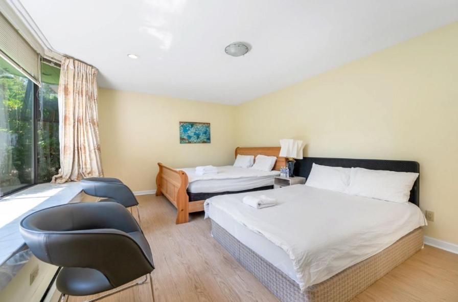 Stylish & Central Vancouver Retreat - Steps From Local Attractions! Apartment Exterior photo