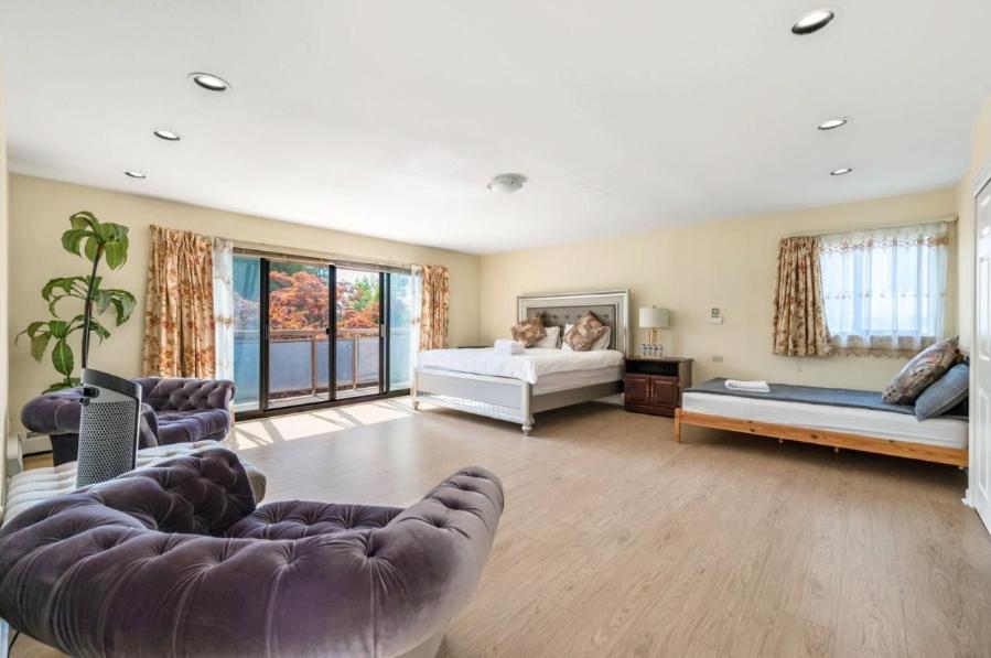 Stylish & Central Vancouver Retreat - Steps From Local Attractions! Apartment Exterior photo