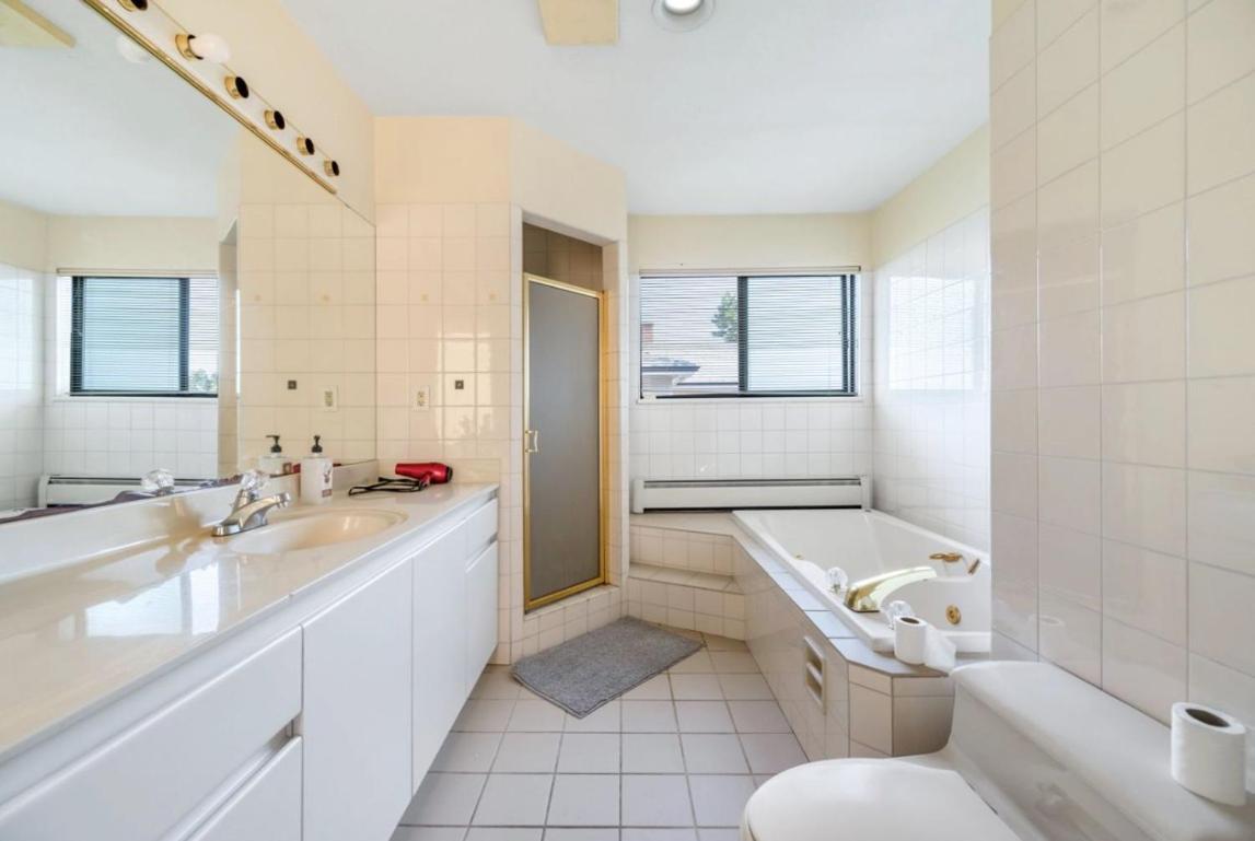 Stylish & Central Vancouver Retreat - Steps From Local Attractions! Apartment Exterior photo